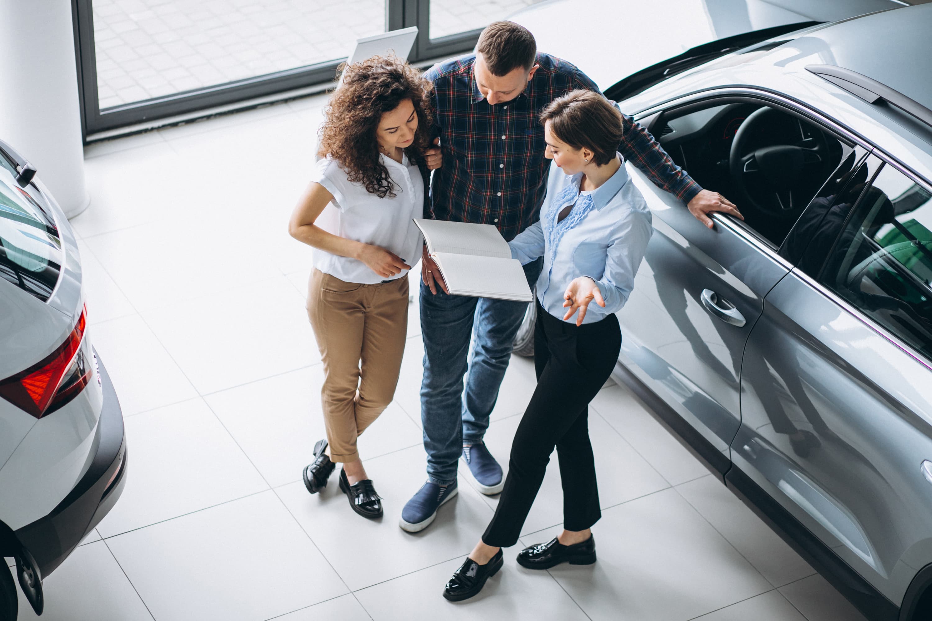 ¿Particular o Concesionaria? Guía Definitiva para Comprar tu Auto Usado